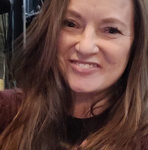 Meet your Posher, Lizabette